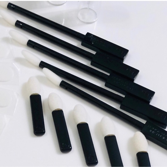- Chanel lip gloss and eye shadow applicators bundle - Picture 3 of 5